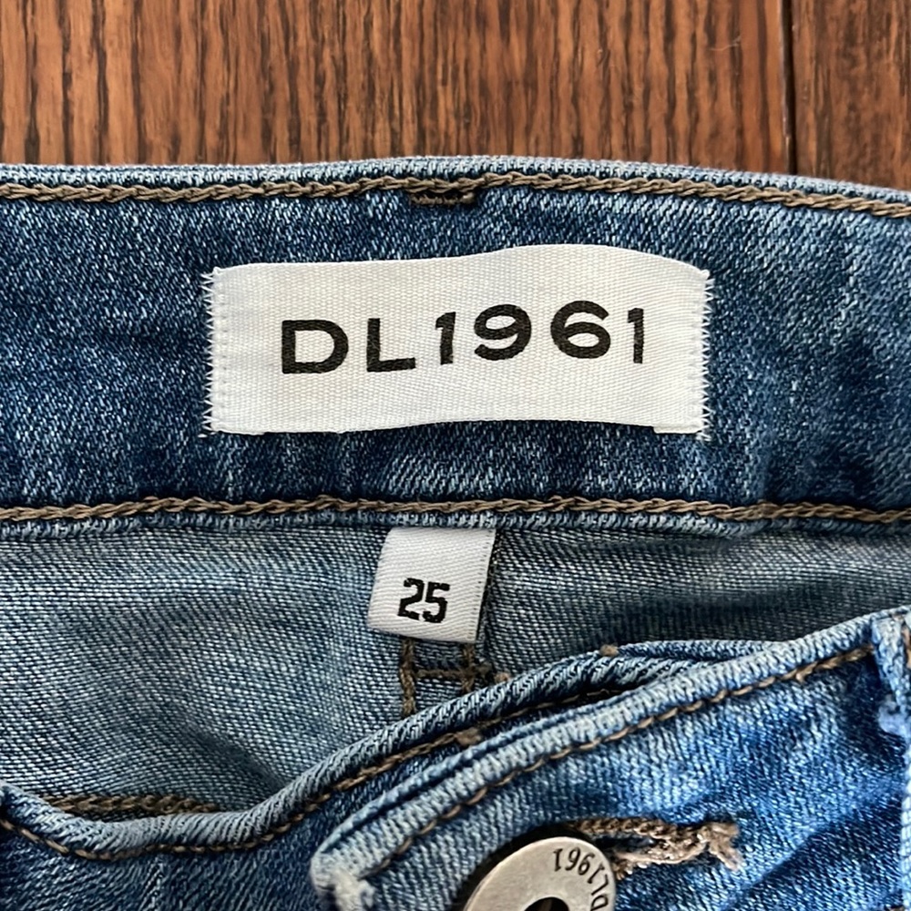 DL 1961 instasculpt cropped blue jeans